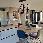 Moderne Avec Piscine Privee * Roubia
