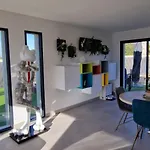 Moderne Avec Piscine Privée Roubia