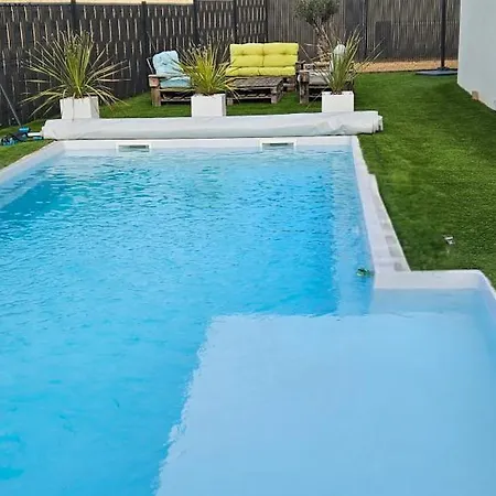 Moderne Avec Piscine Privee Villa Roubia