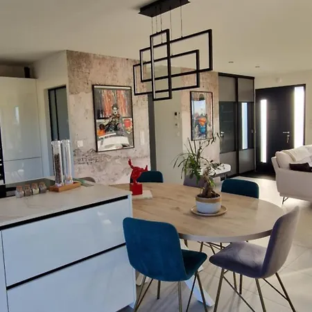 Moderne Avec Piscine Privee * Roubia